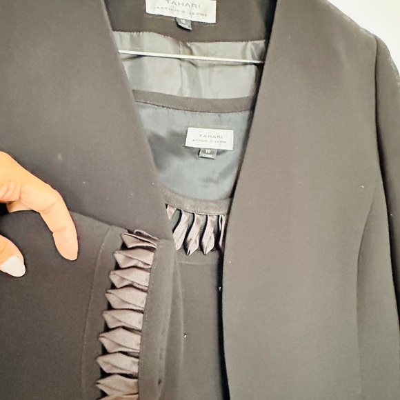 Tahari 3 pc pant suit sz 10 - Picture 3 of 5